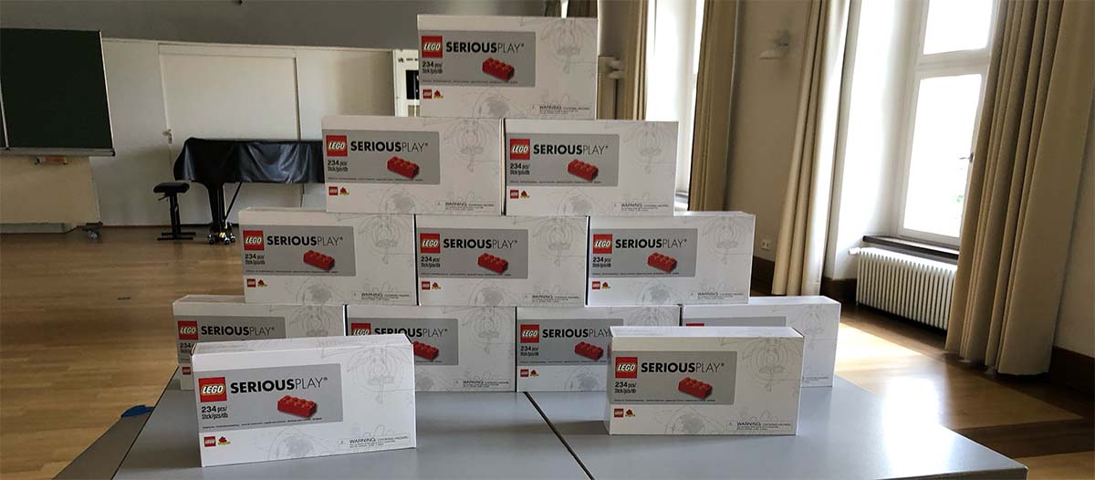 Im LEGO SERIOUS PLAY Workshop wurden zunächst LSP Starter Kits verwendet. © systemicbrain Dr. Johannes Rosenberger